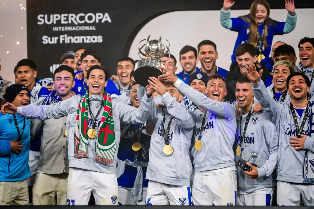 Así festejó Vélez Sarsfield el título que le ganó a Estudiantes. (Marcelo Endelli/Getty Images).
