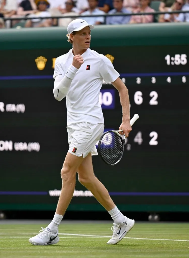 Jannik Sinner celebra en su partido ante Ben Shelton en Wimbledon (Getty Images).