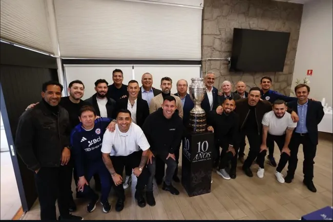 Eduardo Vargas participó en una cena por los 10 años de la Copa América. Foto: La Roja.