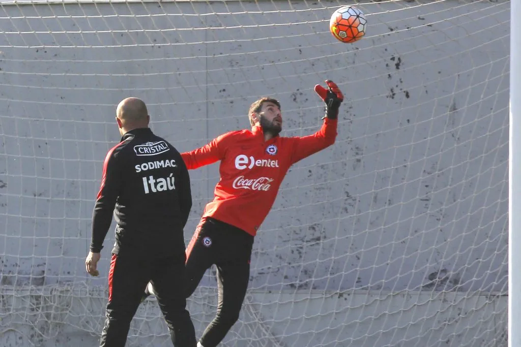 Paulo Garcés en la Roja. (Photosport).