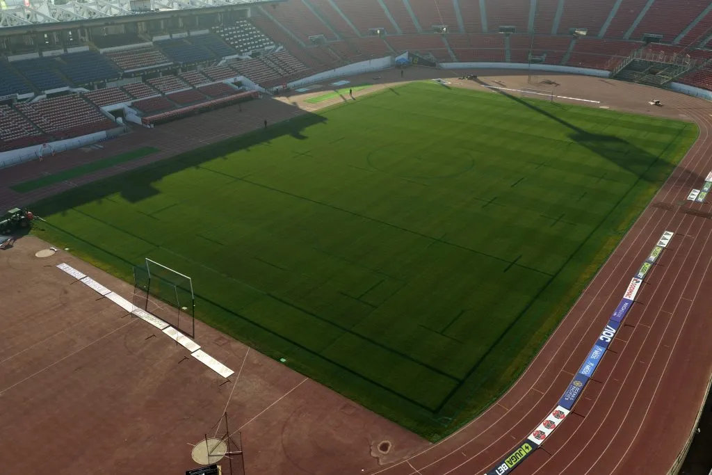 Así se ve a grandes rasgos la cancha del Estadio Nacional para el Superclásico 197 entre Universidad de Chile y Colo Colo. | Foto: Photosport.