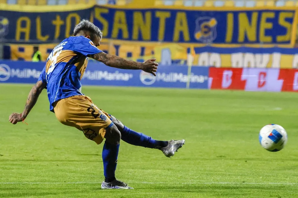 Diego Hernández, uno de los uruguayos que se fue de Everton.  (Andres Pina/Photosport).
