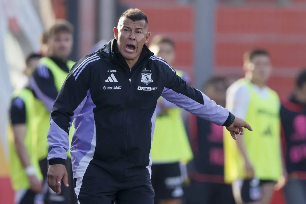 Jorge Almirón podría jugarse el puesto en Colo Colo este sábado ante la U. | Foto: Photosport.