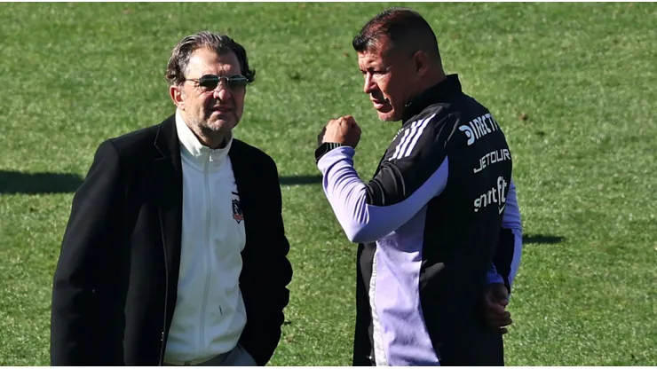 Almirón tuvo una larga charla con Mosa en el entrenamiento de hoy.
