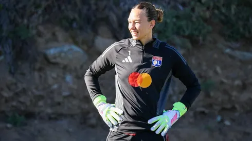 Tiane Endler entrenó este viernes con las cruzadas en el Complejo Raimundo Tupper.