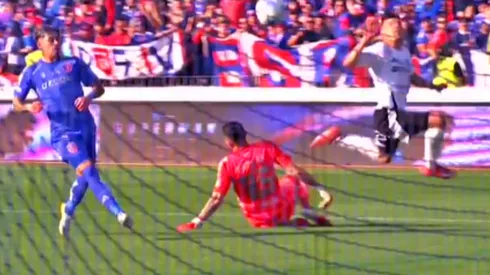 Castellón bajó a Cepeda dentro del área y Piero Maza cobró penal.