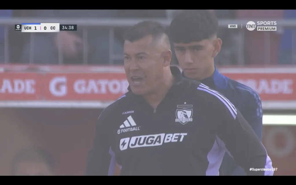 El momento en que Jorge Almirón le dijo de todo a Gustavo Álvarez.