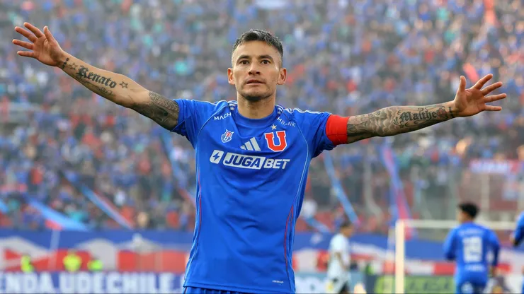 Charles Aránguiz le dio el triunfo a la U en el Superclásico.
