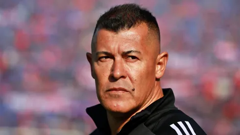 Almirón vio la roja y con esto se evitó salir a dar la conferencia de prensa.