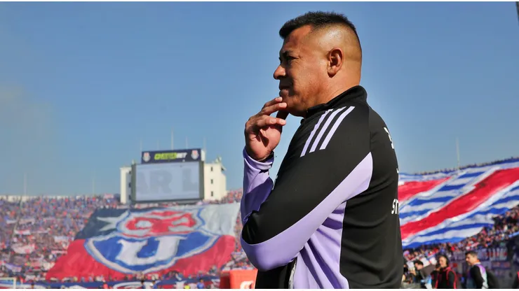 Almirón lleva tres tres partidos ante la U y no ha ganando ninguno.