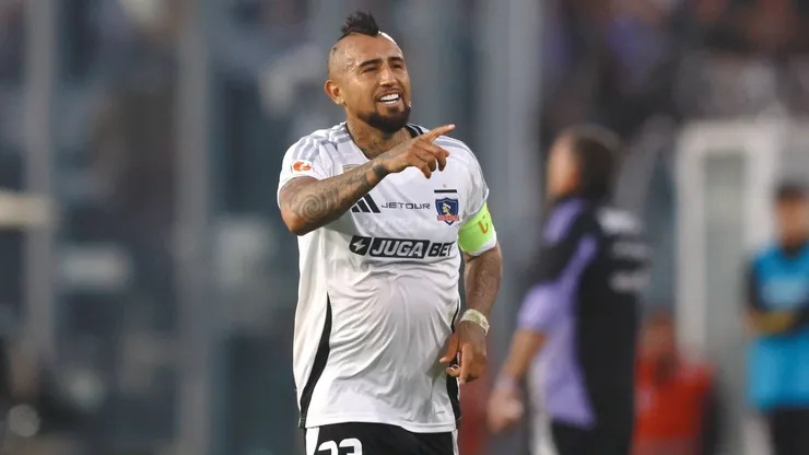 Arturo Vidal no jugó el Superclásico por estar suspendido.