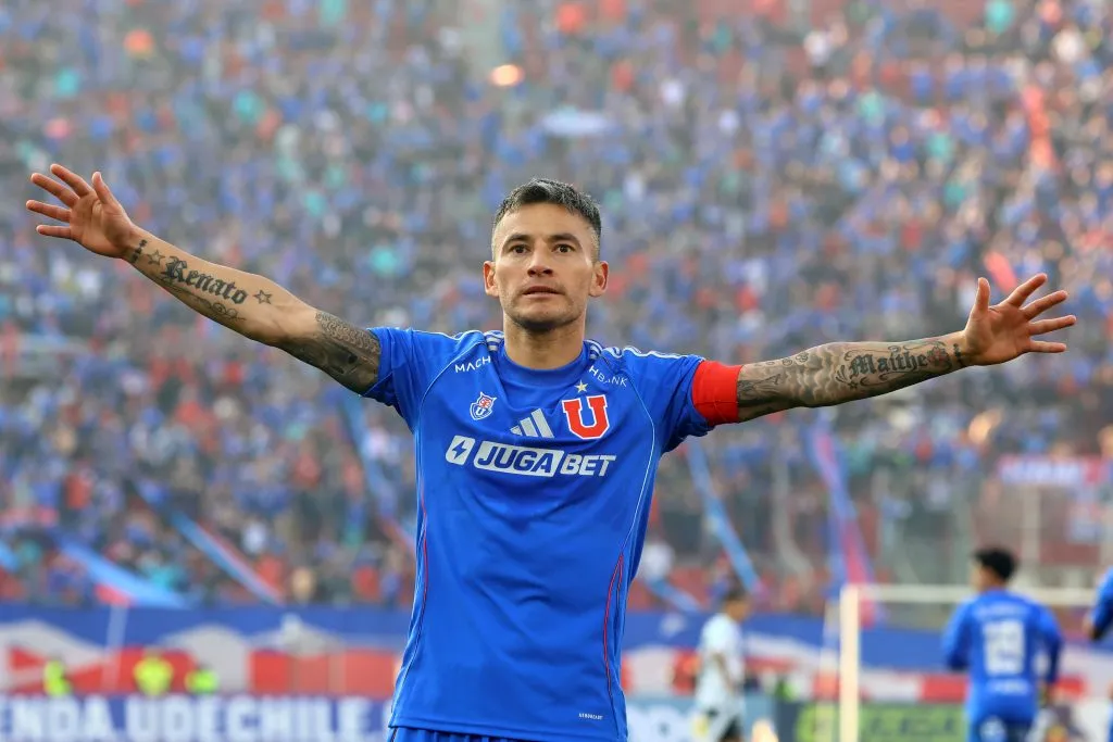Charles Aránguiz anotó los dos tantos de la U | Photosport