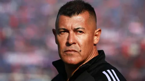 Almirón hace lo que quiere en Colo Colo, total no corre riesgo de ser despedido