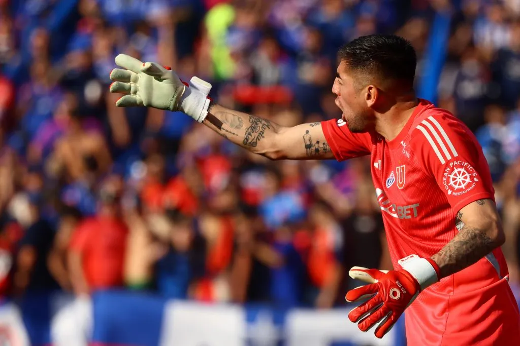 Gabriel Castellón analiza el partido con Guaraní. Foto: Jonnathan Oyarzun/Photosport