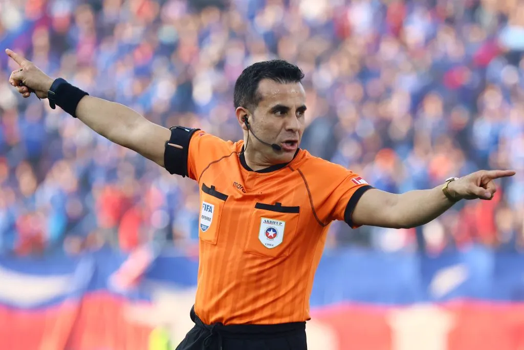 Piero Maza sigue en la polémica en el Superclásico. Foto: Jonnathan EOyarzun/Photosport