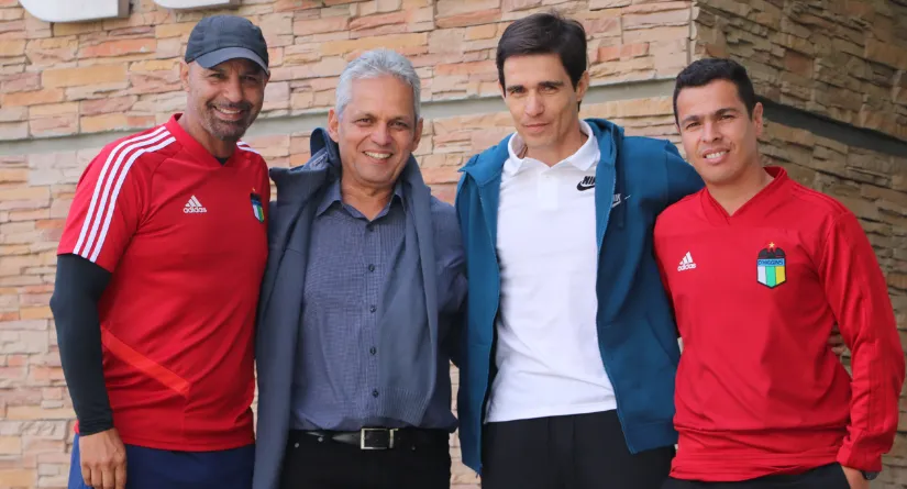 Reinaldo Rueda junto al Fantasma Figueroa. (Foto: O’Higgins).