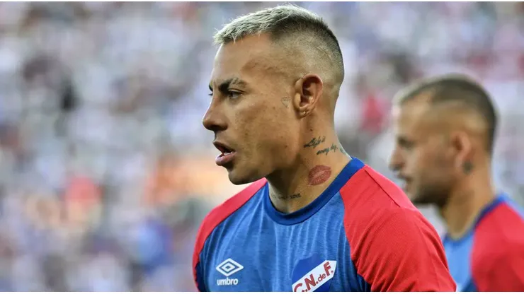 Edu Vargas volvió a Uruguay tras no llegar a un acuerdo con la U.