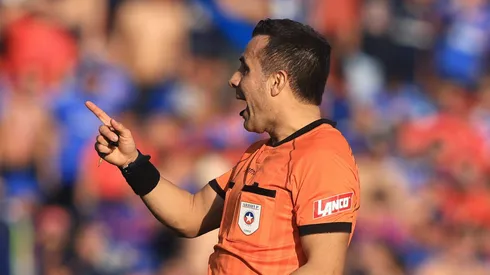 Piero Maza está en el ojo del huracán tras su polémico arbitraje en el clásico