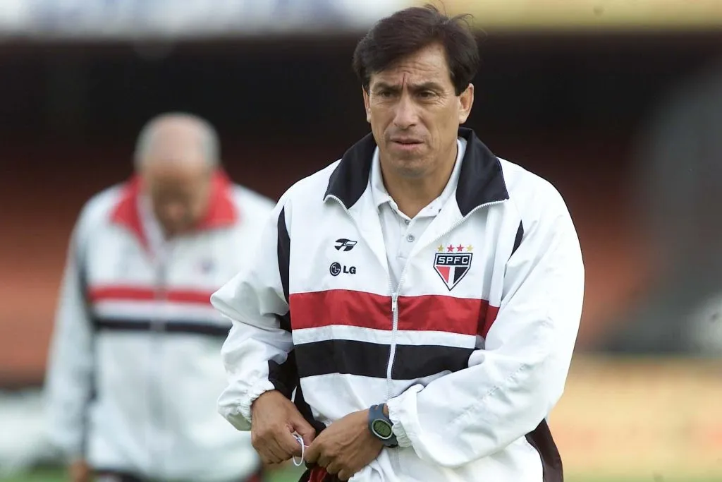 Roberto Rojas como entrenador en Sao Paulo. Imagen: archivo