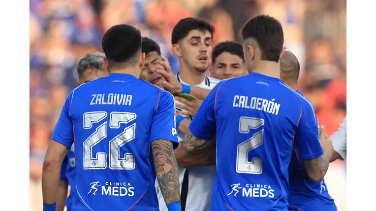 Marcelo Díaz golpeó a Esteban Pavez.
