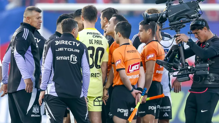 Jorge Almirón está suspendido en Colo Colo.