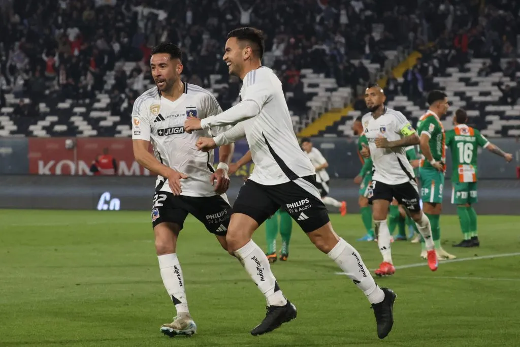Sebastián Vegas y Mauricio Isla no estarán ante Deportes La Serena, por lo que Colo Colo debe resolver quiénes los reemplazaran. Foto: Photosport.