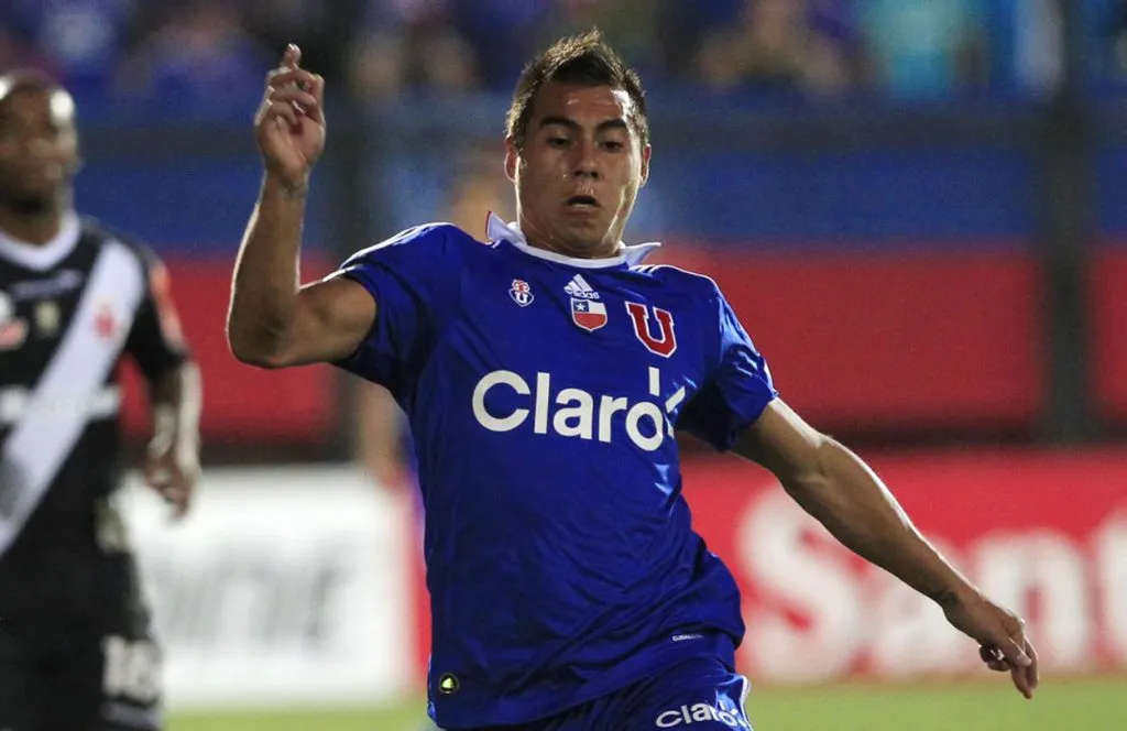 Según detalló Coke Hevia, Edu Vargas quiere volver sí o sí a la U, pero Vibra quiere aprovechar la pasada y sacar alguna colita en la operación.