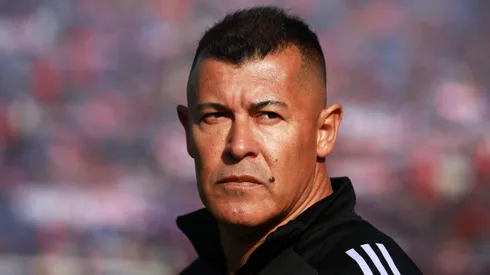 Jorge Almirón recibe críticas en Colo Colo.