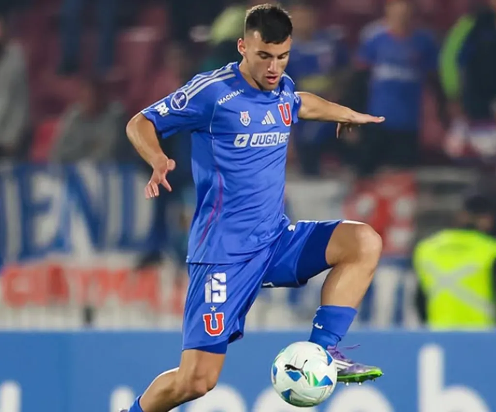 Felipe Salomoni en acción por Universidad de Chile. (Foto: @Udechileoficial).