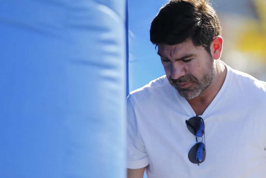 A Marcelo Salas le preocupa ver a su equipo más cerca de la cima en la tabla. Hoy está 12°.  (Dragomir Yankovic/Photosport).