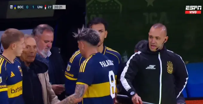 La salida de Carlos Palacios. (Captura Disney+).