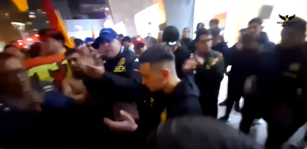 Pablo Aránguiz compartió brevemente con la hinchada de Unión Española. (Captura Independencia Hispana).