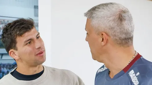 Gonzalo Tapia le dedicó la pérgola de las flores completa a su nuevo DT en Sao Paulo.