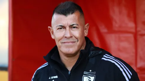 Jorge Almirón no pudo estar como DT albo ante La Serena por suspensión.