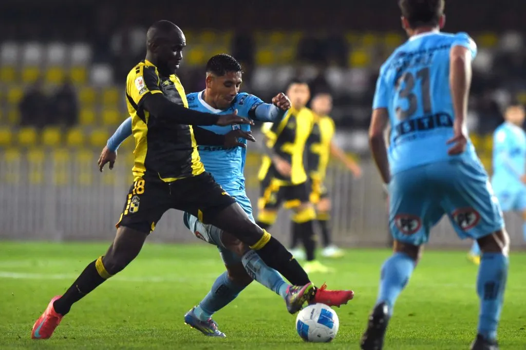 Cecilio Waterman marcó dos goles por Coquimbo vs Iquique. Foto: Alejandro Pizarro Ubilla/Photosport