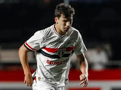 Con un fallido remate que se hizo viral: el debut de Tapia en Sao Paulo