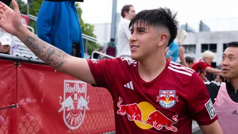 Marcelo Morales no ha logrado convencer en la MLS pero aprovecha para tomarse fotos con sus ídolos.