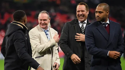 Una leyenda del fútbol inglés consterna todos: Fue internado de urgencia.