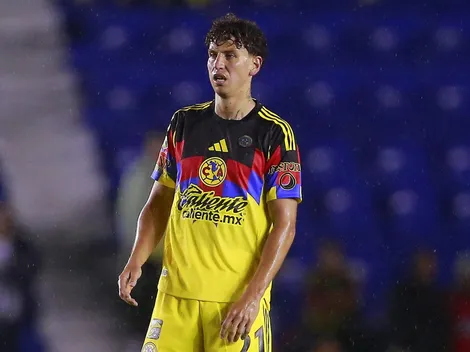 Su rival muestra cómo lo dejó: Lichnovsky expulsado por brutal planchazo