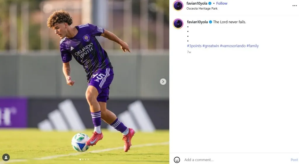 Loyola comenzó su carrera en Orlando City, club en el que debutó el 2022.