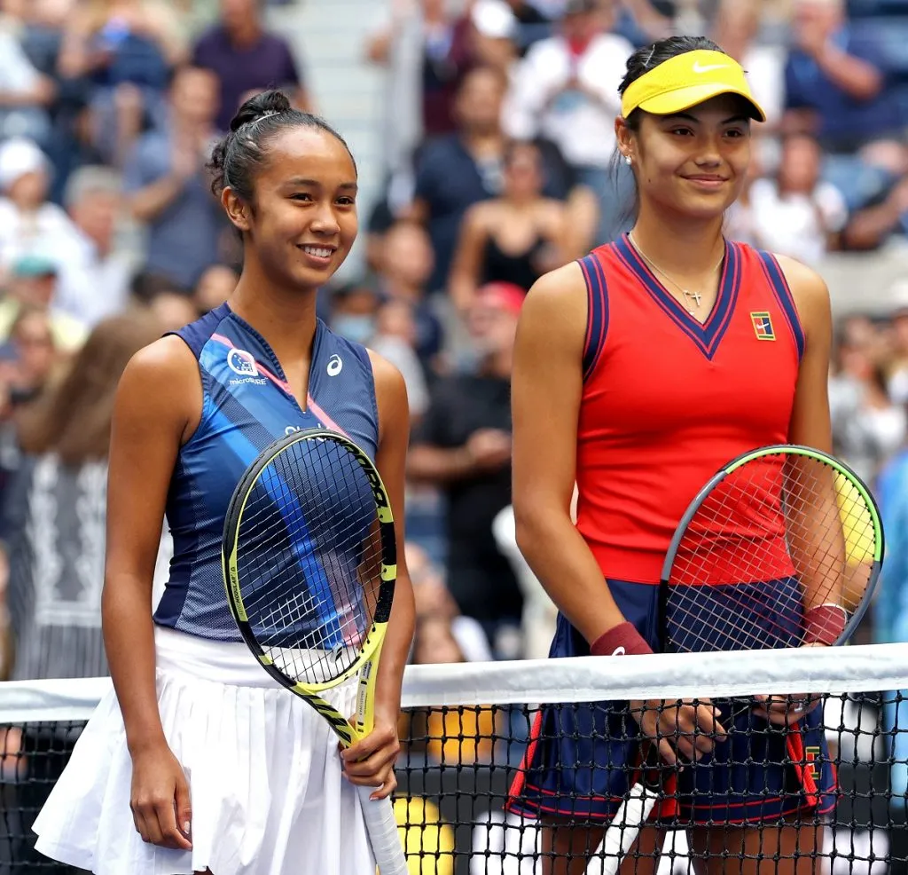 Leylah Annie Fernandez y Emma Raducanu antes de la final del US Open 2021 (Getty Images).