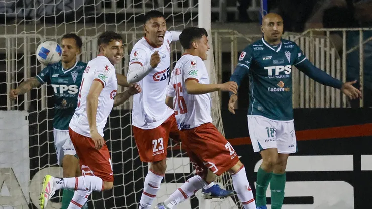 San Felipe superó con autoridad a Santiago Wanderers