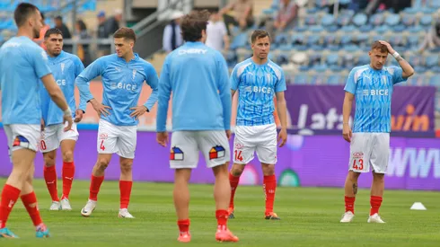 No llegó ni a jugar un partido completo con Católica y se va a Perú.