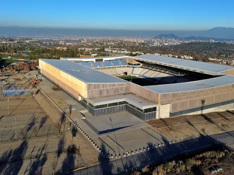 La UC se entusiama: Así luce la iluminación del Claro Arena