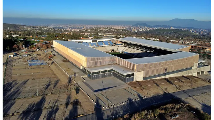 Claro Arena se ilumina de cara a su estreno oficial.