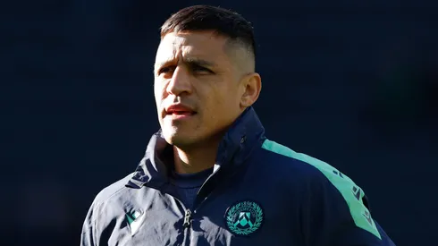 Alexis Sánchez no aprende y otra vez repite el mismo error.
