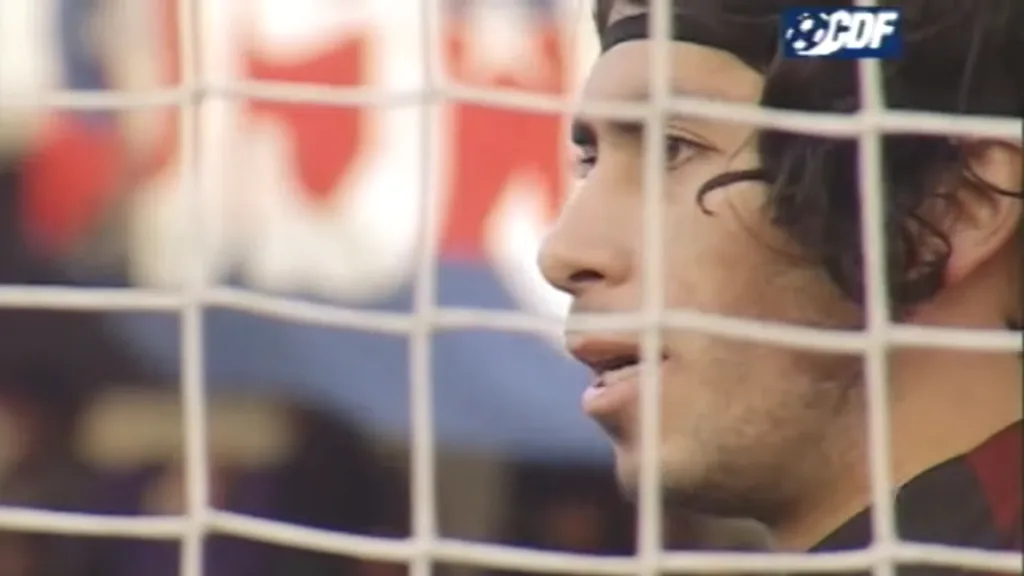 Así quedó Johnny Herrera luego de esa anotación de Cataldo. (Captura CDF).