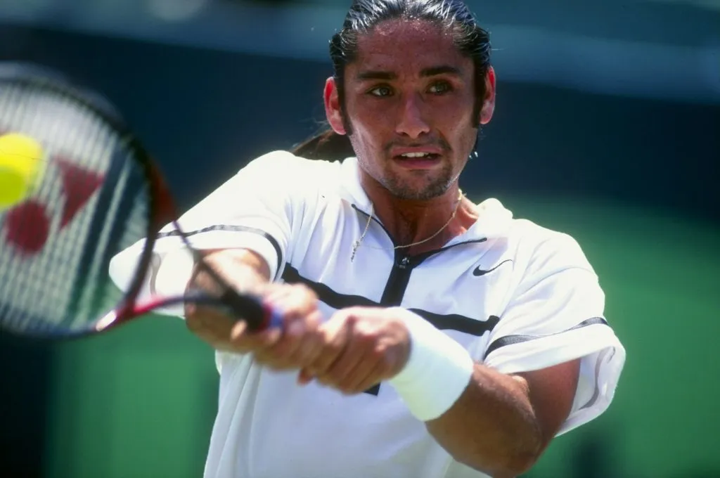 Al igual que Borg, Ríos se retiró del tenis tempranamente, específicamente, a los 28 años. (Foto: Al Bello-Allsport)