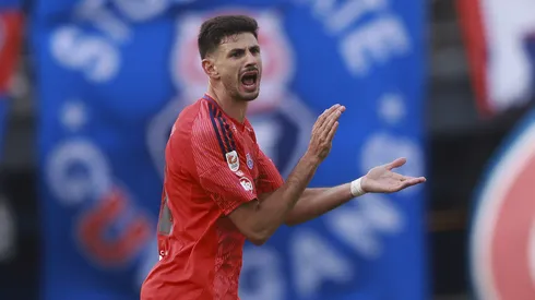 La U no ha sabido de triunfos con la camiseta roja.
