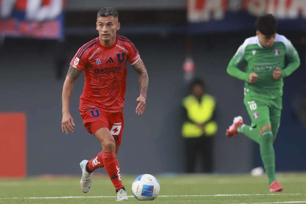 La U empató ante Audax con esta indumentaria, pero las otras dos oportunidades fueron derrotas. Foto: Felipe Zanca/Photosport